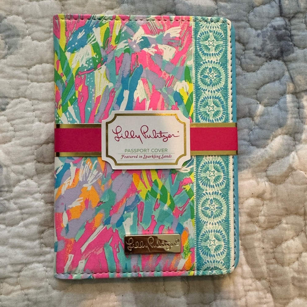 NWT Lilly Pulitzer passport cover - Sparkling Sands